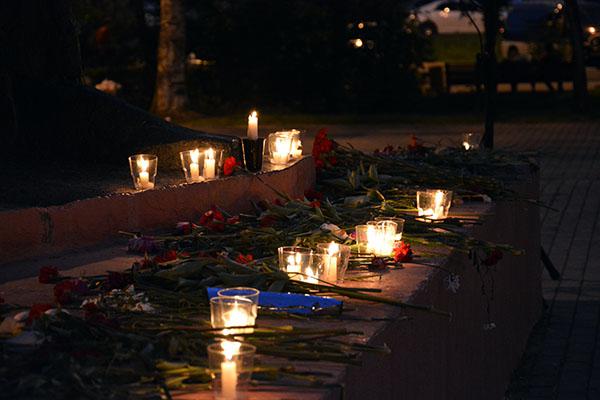 Сотни артемовцев зажгли «Свечи памяти»