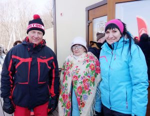 День зимних видов спорта объединил около 100 артёмовцев и гостей нашего города. Посетила спортивный праздник и депутат Думы Зарина Фардзинова.