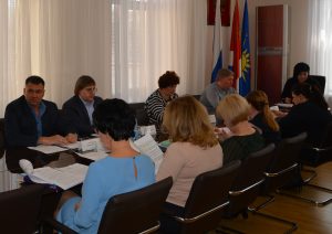 На заседании постоянной комиссии Думы приняли поправки в муниципальные программы