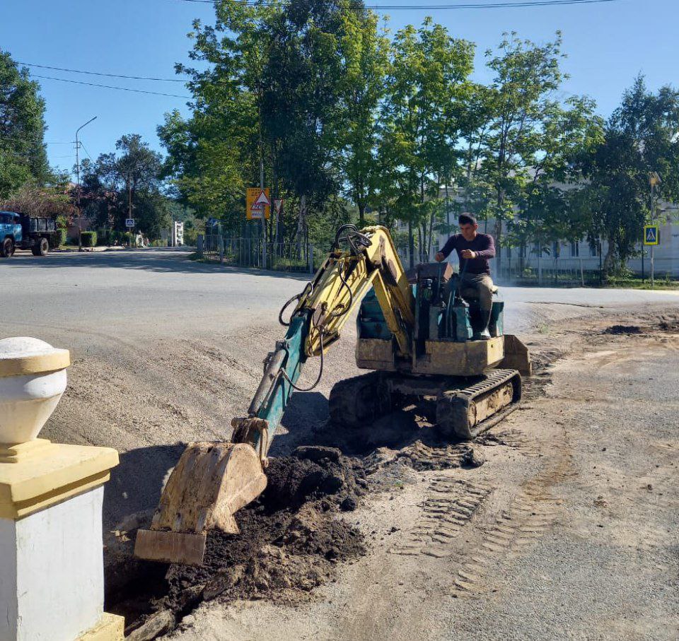 Восстановительные работы начали возле Дома культуры в ТУ Артемовский