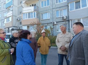 Депутат по избирательному округу №7 Константин Модин встретился с жителями дома №9/2 по улице Заречная