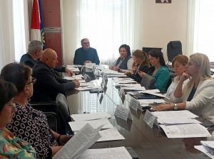 Заседание постоянной депутатской комиссии Думы Артемовского городского округа по вопросам законности и защиты прав граждан состоялось сегодня, 23 октября.