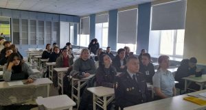 В Артеме Приморского края полицейские и общественники проводят уроки профориентации «Такая работа»