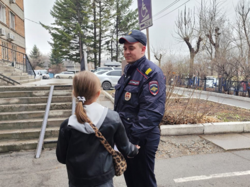 В Приморском крае полицейские разыскали ушедшую из дома 9-летнею девочку