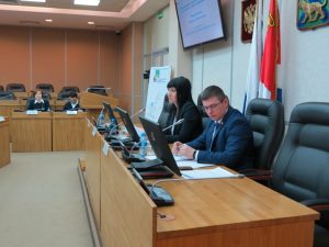 Депутат Думы Зарина Фардзинова приняла участие в заседании совета молодых депутатов Приморского края.