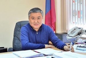 Исполняющий обязанности главы округа Вячеслав Квон представил документы в конкурсную комиссии