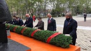 Памятная церемония возложения гирлянд к мемориалам воинам-артемовцам, погибшим в годы Великой Отечественной войны