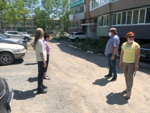 29 мая состоялся предварительный осмотр придомовой территории многоквартирного дома ул. Михайловская, 8 , ремонт которой запланирован на 2021 год.