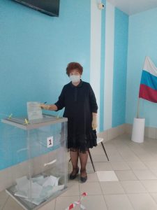 Свое избирательное право реализовали депутаты Думы АГО Альбина Власенко, Александр Журавлев и Алексей Першин.