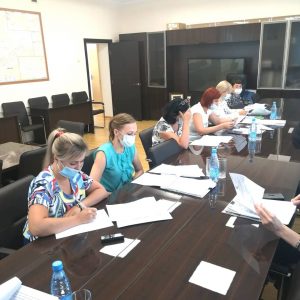Заседание рабочей группы по внесению изменений в Устав Артемовского городского округа под председательством А. В. Баделя состоялось сегодня.