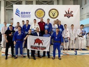 Побед много не бывает!  Воспитанники Алексея Писаренко привезли в Артём 4 золотых, 8 серебряных и 4 бронзовых медали.