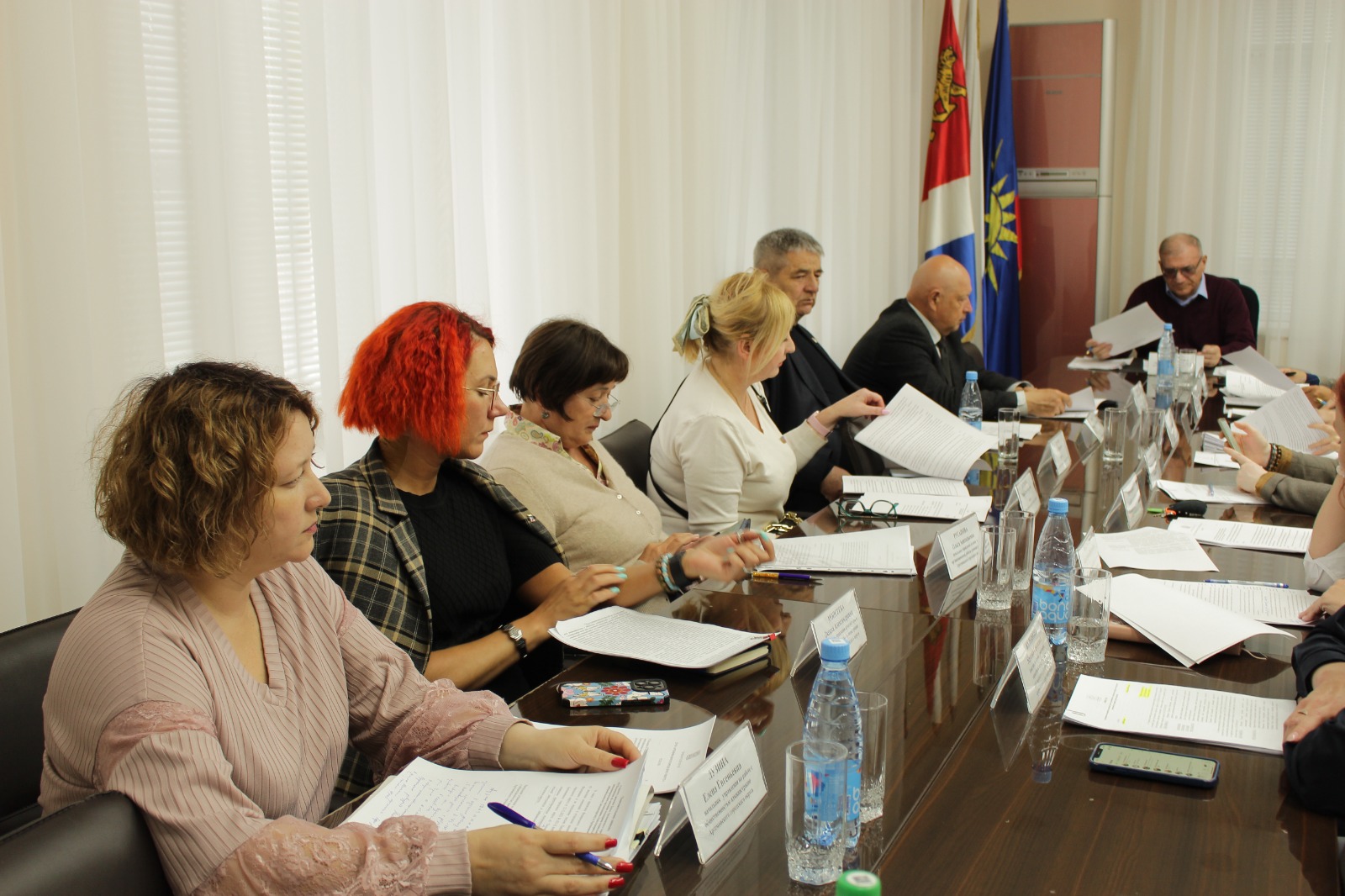 Заседание постоянной депутатской комиссии по вопросам законности и защиты прав граждан состоялось сегодня в Думе Артема под председательством депутата Виктора Наврося