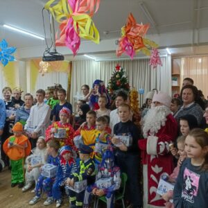 Долгожданный зимний праздник принес волшебную атмосферу в артемовский социально-реабилитационный центр для несовершеннолетних