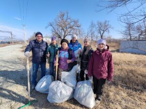 В нашем городе сегодня прошли субботники по уборке территорий от сухой растительности.