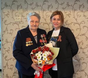 В преддверии празднования 80-летия Победы депутаты Думы поздравляют ветеранов Великой Отечественной войны с праздником