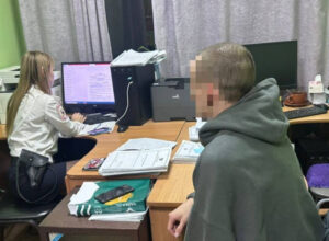 Полиция: фигуранта уголовного дела о вандализме водворили в ИВС