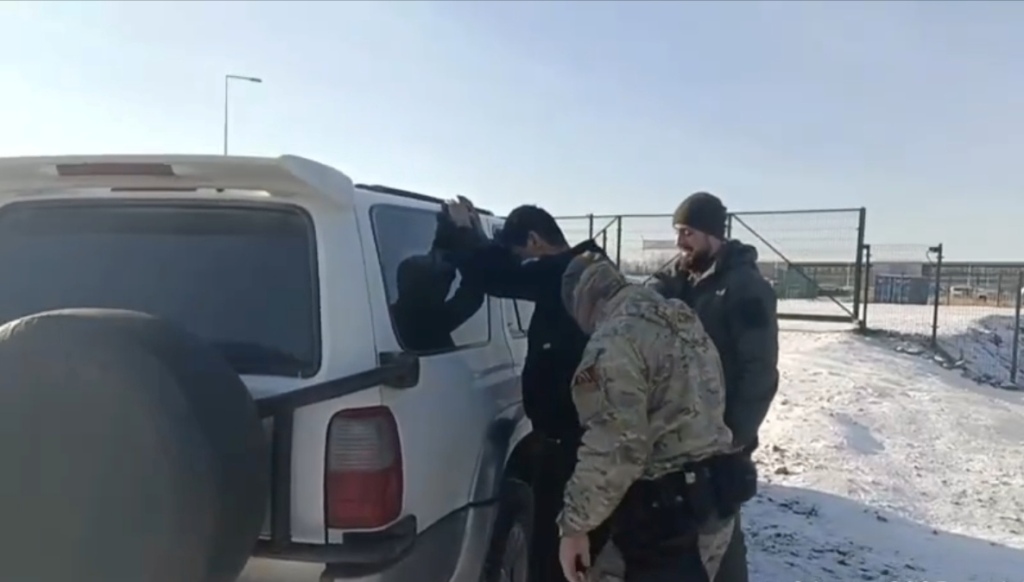 В Артеме Приморского края вынесены постановления о принудительном выдворении за пределы Российской Федерации в отношении 11 таксистов-нелегалов