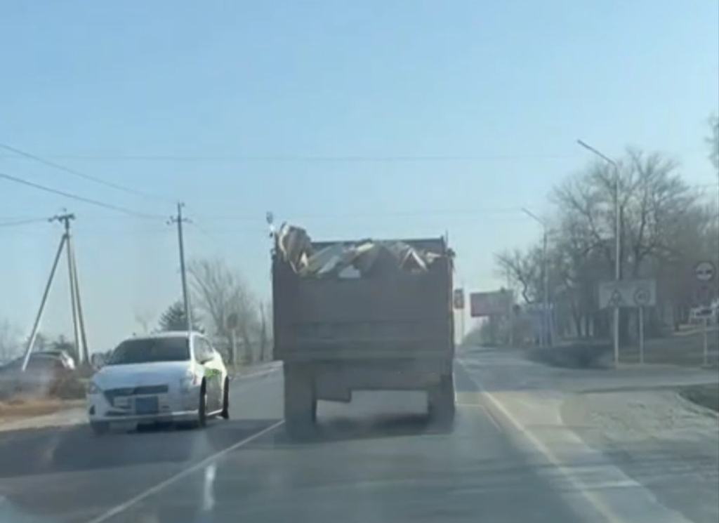 Полицейские привлекли к административной ответственности водителя грузовика, нарушившего Правила дорожного движения
