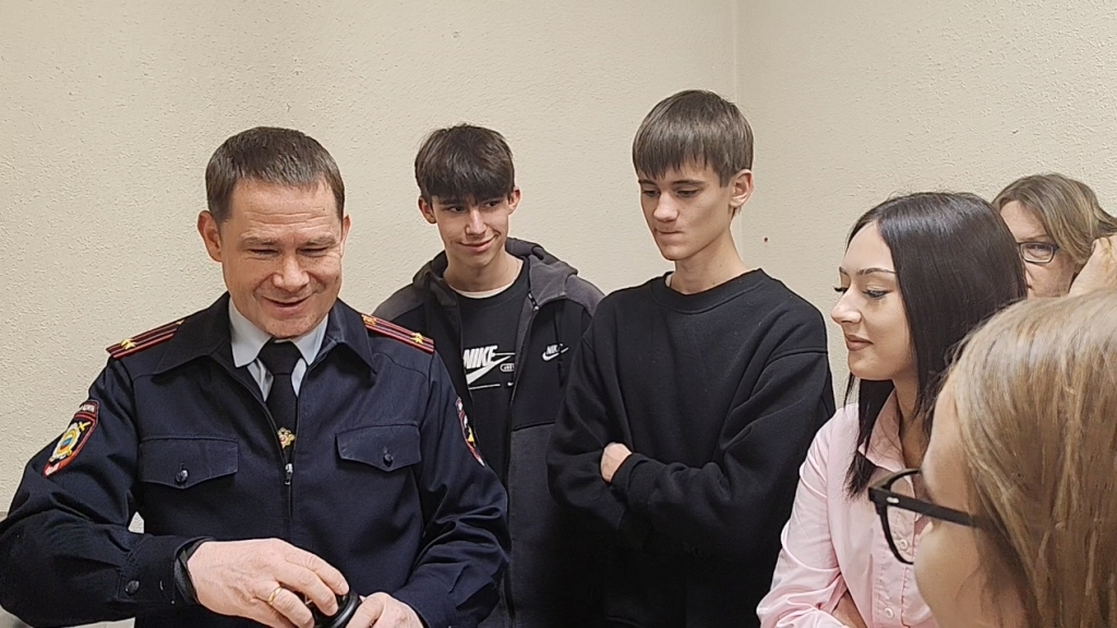 В Артеме Приморского края «Студенческий десант» познакомился с работой экспертов-криминалистов полиции