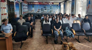 В Артеме Приморского края полицейские и общественники провели Урок мужества для школьников из правоохранительного класса