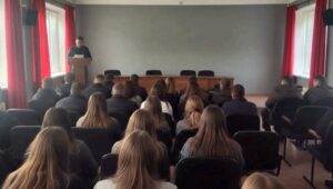 В Артеме Приморского края участковые уполномоченные полиции проводят отчеты перед населением о своей деятельности