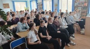 В Артеме Приморского края полицейские и общественники рассказывают школьникам о вреде наркотиков и правовых последствиях за незаконный оборот и потребление наркотиков