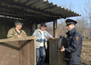 В Артеме полицейские напоминают, как не стать жертвой телефонных мошенников.  Только за три месяца текущего года 96 артемовцев пополнили счета мошенников