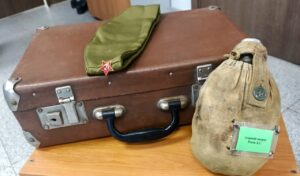 Уже третий год подряд в Артёме в клиентской службе Социального фонда России проводится выставка «Чтобы помнили…»