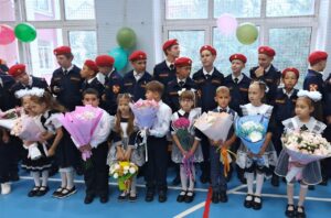 Депутаты Думы города Артёма поздравляют учителей, учеников и их родителей с Днём знаний!