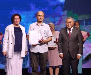 Решением депутатов городской Думы Почётным знаком награждён Юрий Тарасов