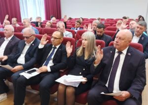 На сентябрьском заседании Думы депутаты рассмотрели 23 вопроса повестки