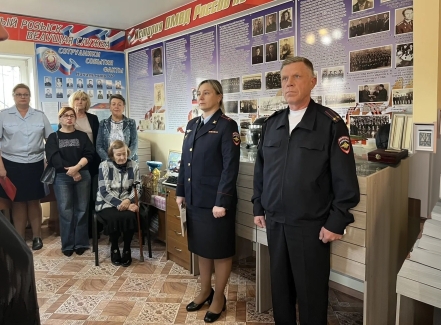 В Артеме Приморского края полицейские почтили память сотрудников, погибших при исполнении служебного долга