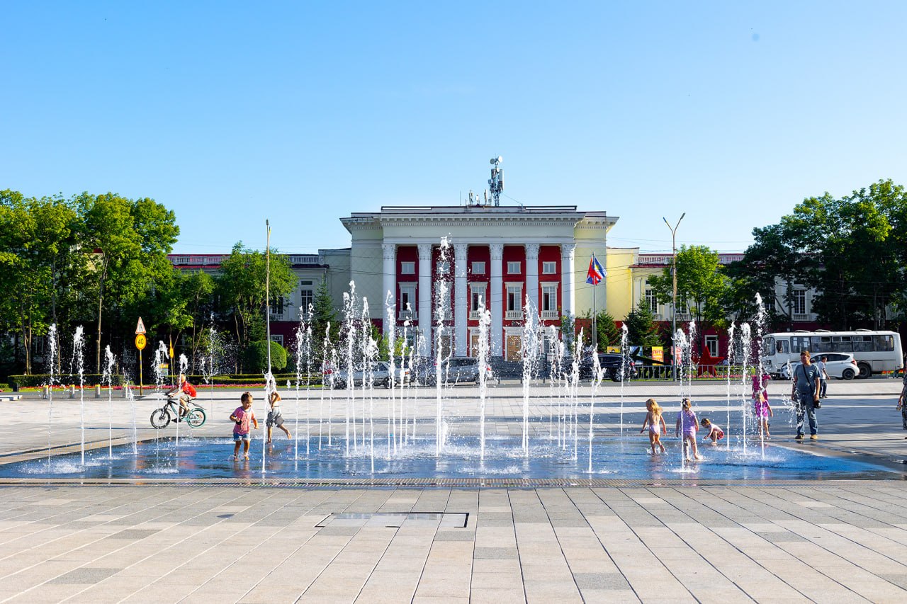 88 лет назад рабочий посёлок имени Артёма получил статус города