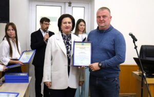 В Артёме поздравили специалистов дорожной и автомобильной отраслей